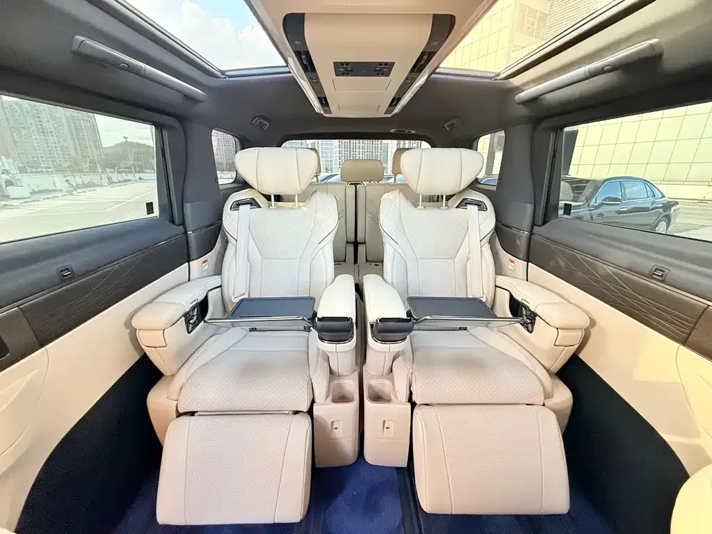Toyota Alphard — фото 5