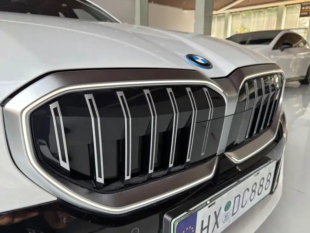 BMW i5 2025 из CN, фото 5
