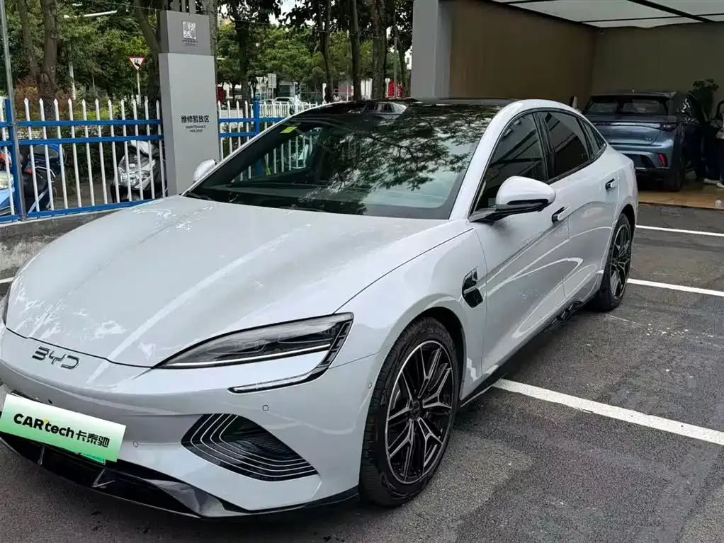 BYD Seal — фото 1