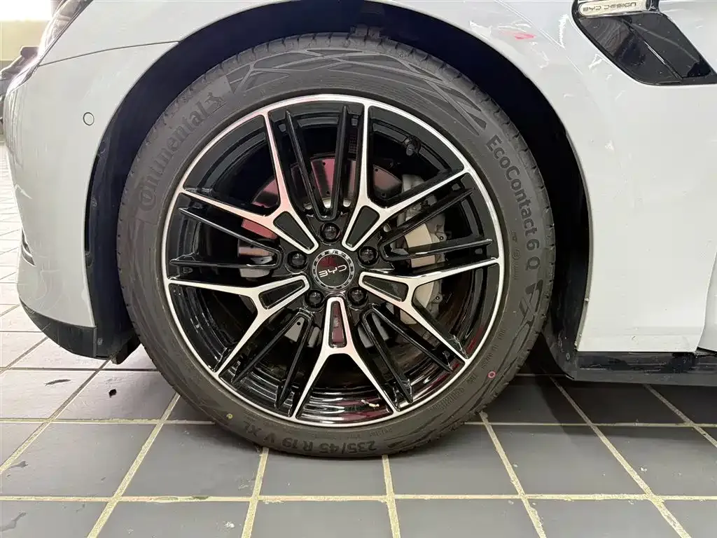 BYD Seal — фото 4
