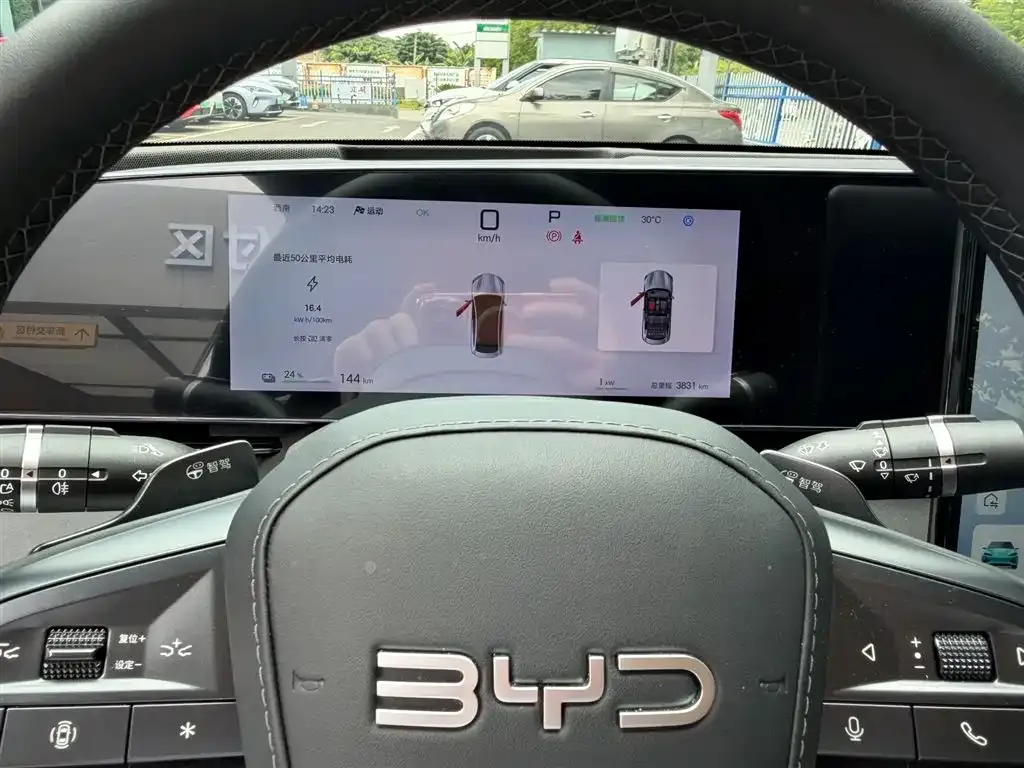 BYD Seal — фото 8