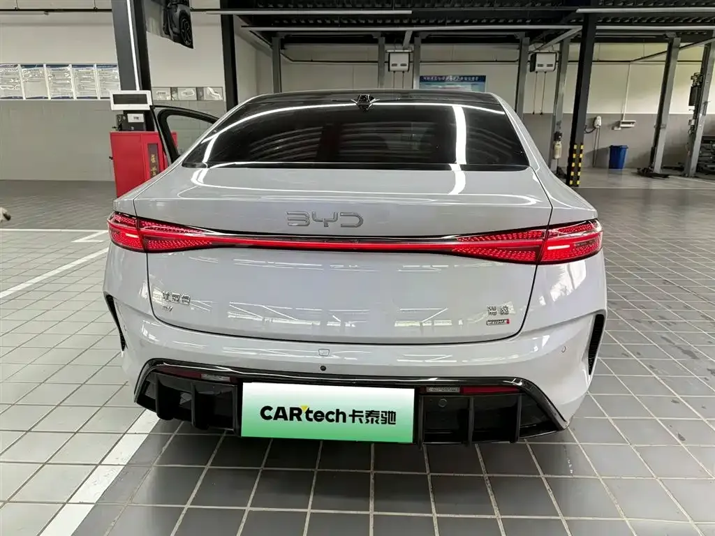 BYD Seal — фото 5