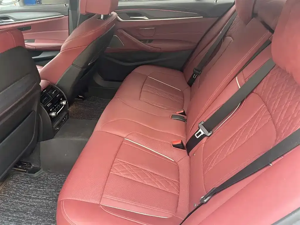 BMW 5 Series — фото 10