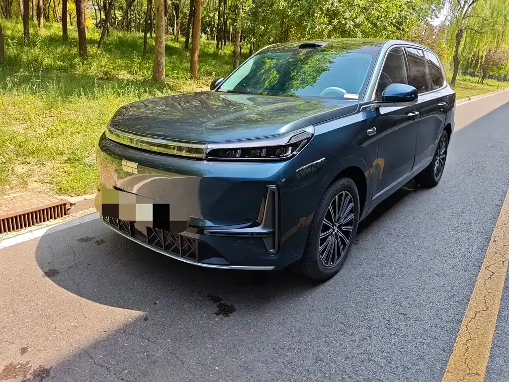 Geely Galaxy M9 — фото 1