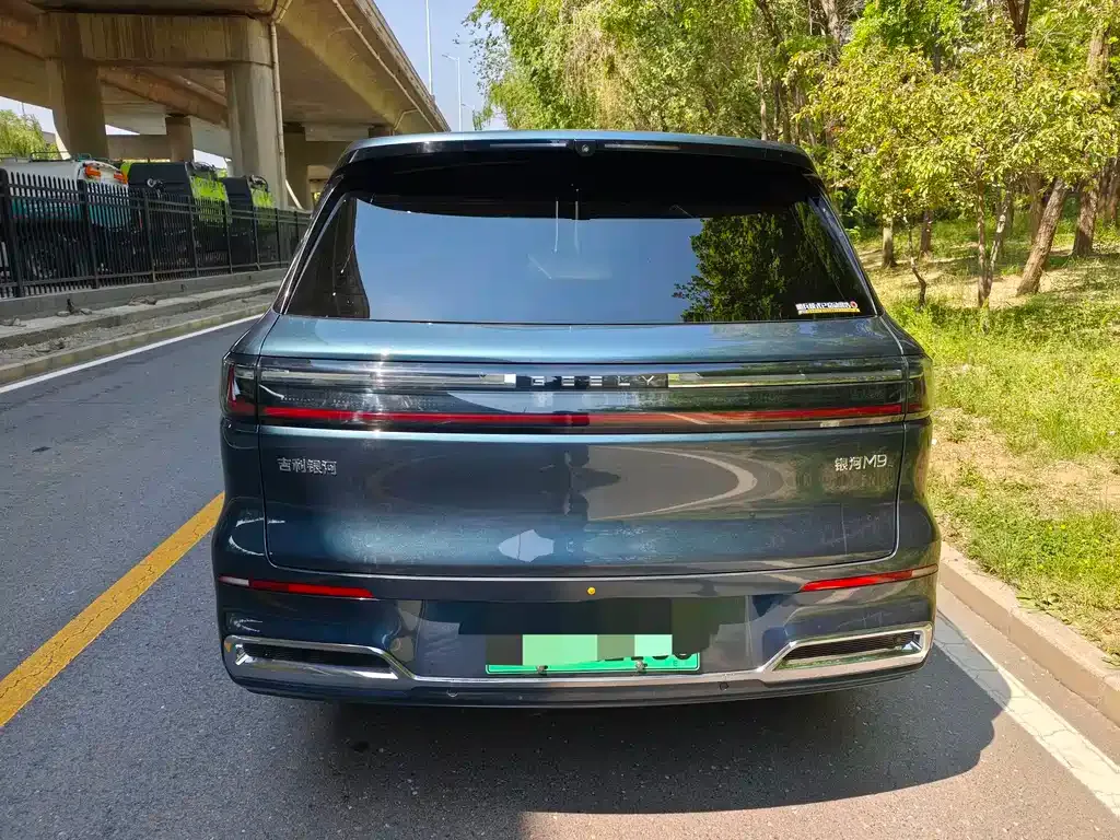 Geely Galaxy M9 — фото 5