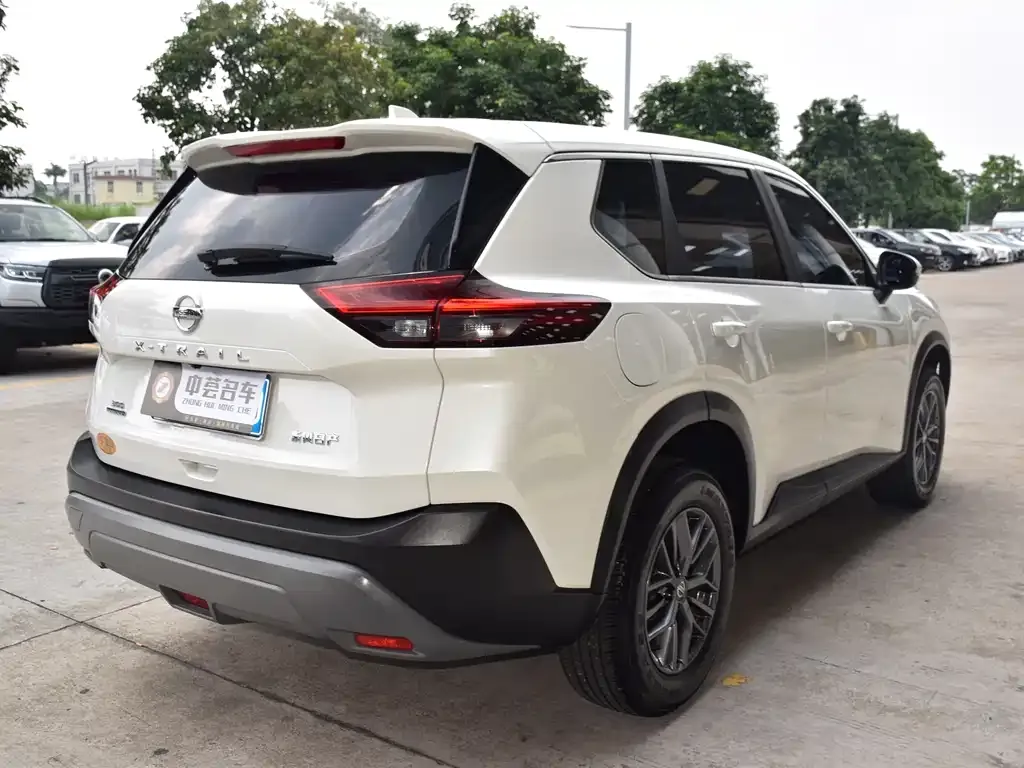 Nissan X-Trail — фото 10