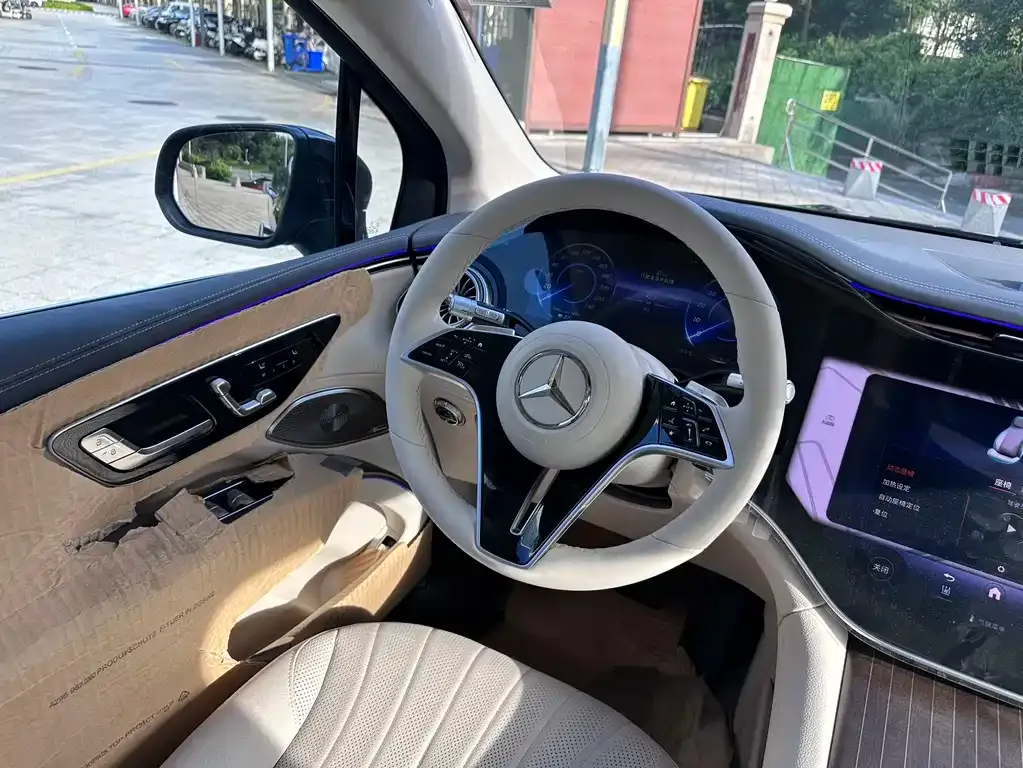 Mercedes-Benz EQS SUV — фото 8