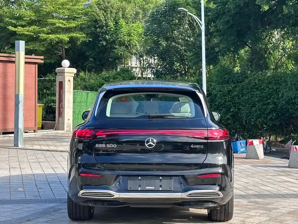 Mercedes-Benz EQS SUV — фото 6