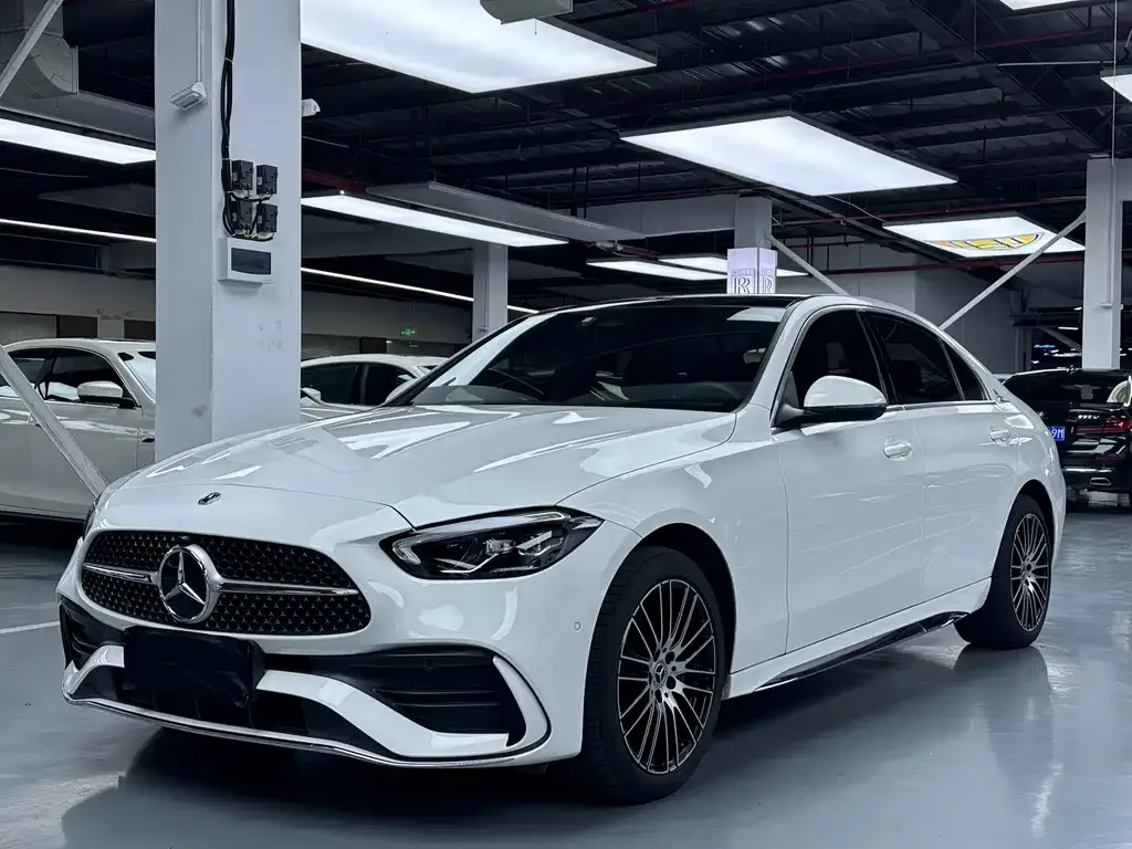 Mercedes-Benz C-Class — фото 1