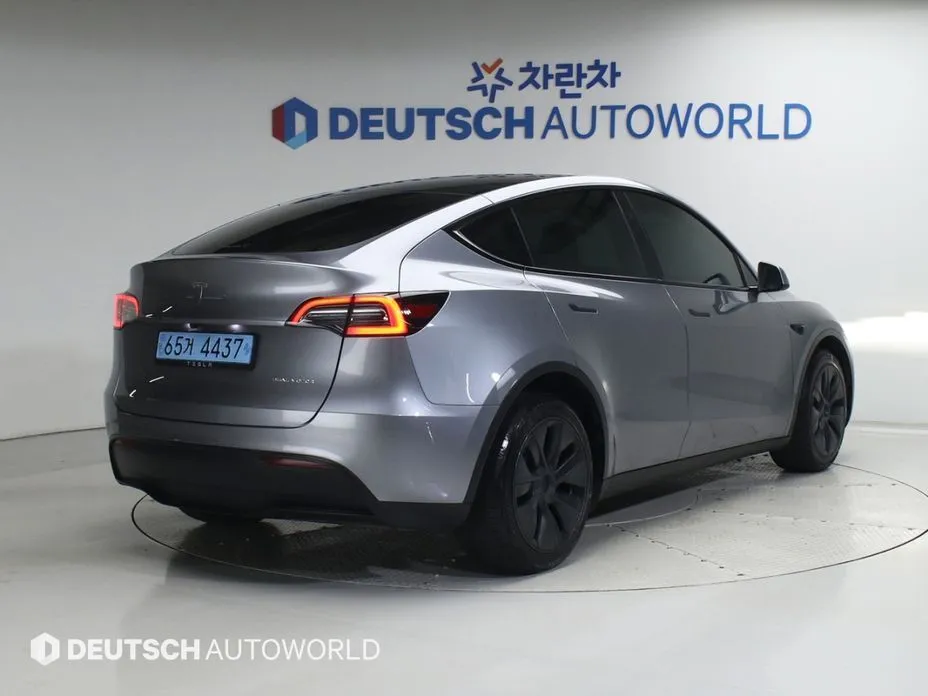 Tesla Model Y — фото 4