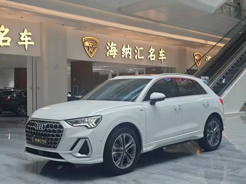 Audi Q3 — фото 1