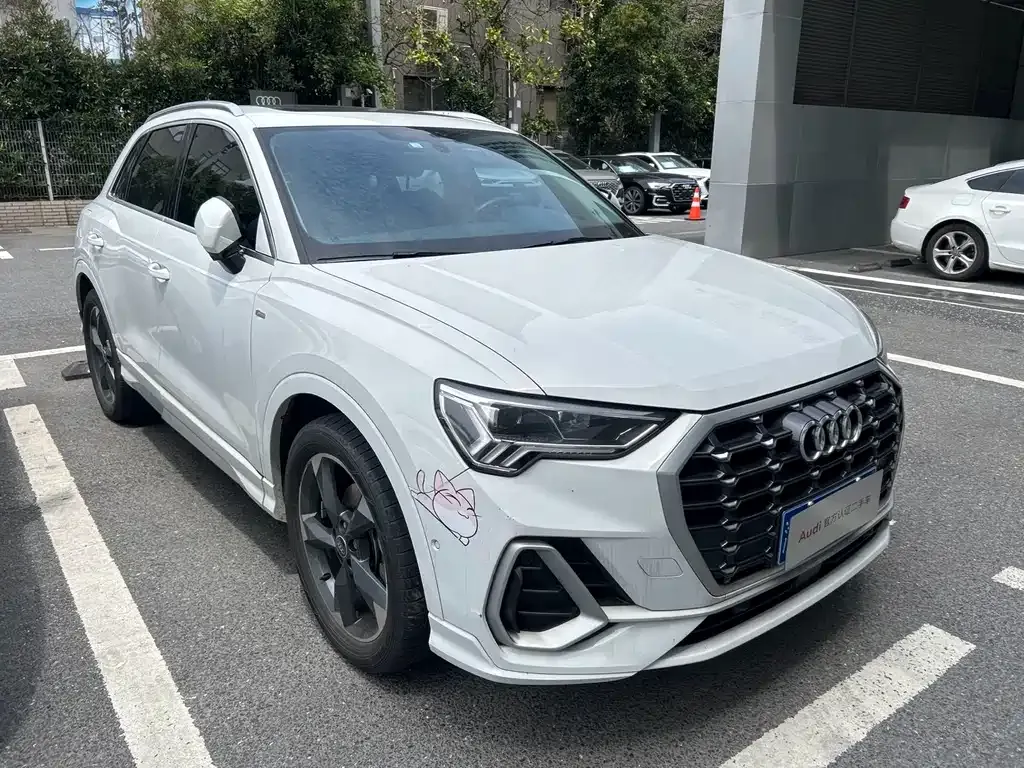 Audi Q3 — фото 10