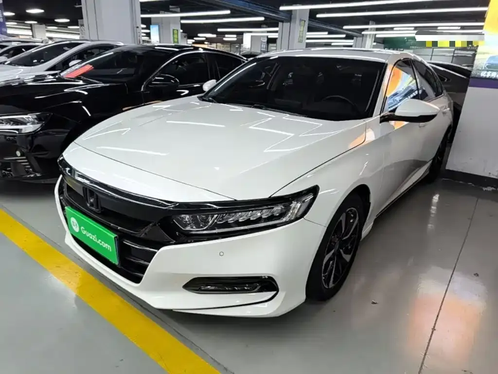 Honda Accord — фото 1