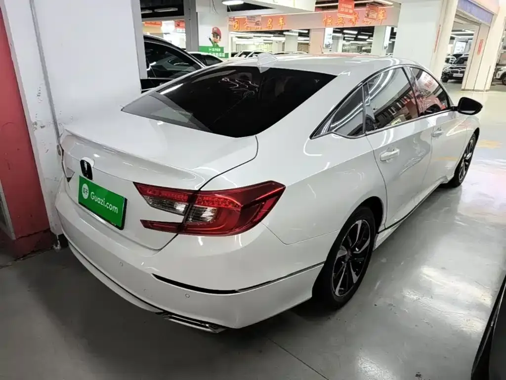 Honda Accord — фото 10