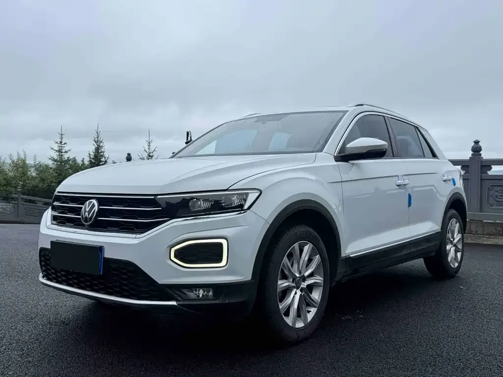 Volkswagen T-Roc — фото 1
