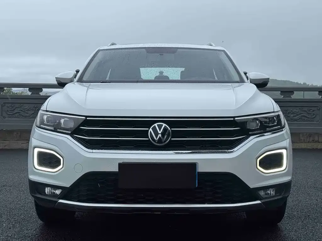 Volkswagen T-Roc — фото 9