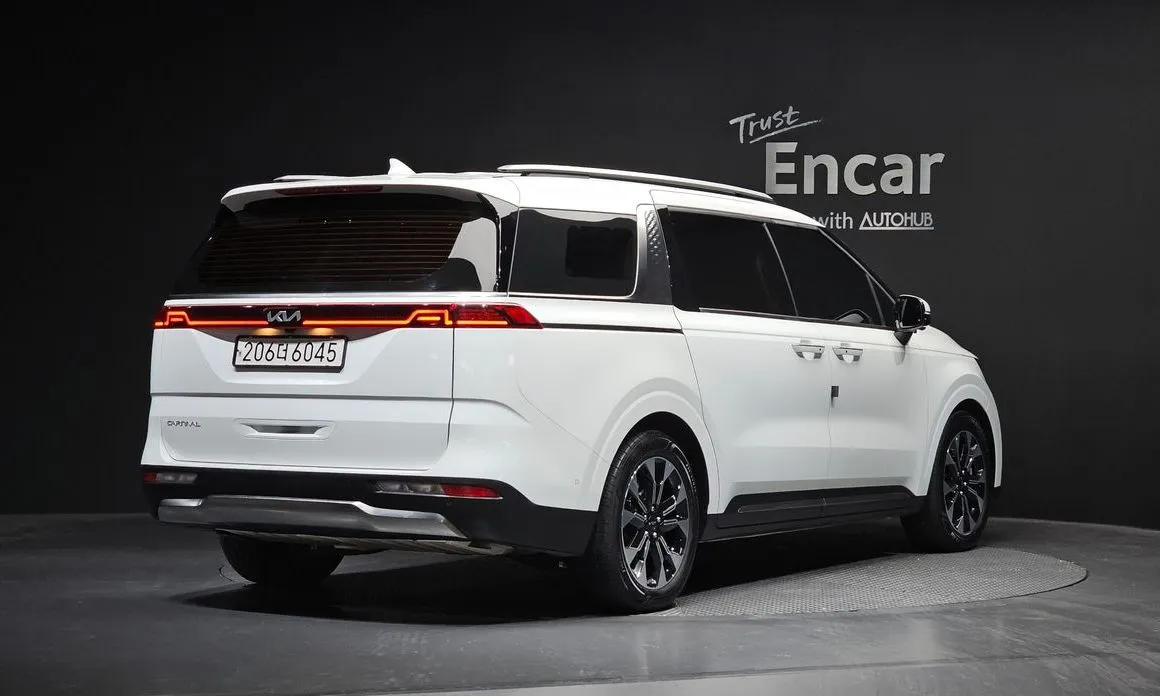 Kia Carnival — фото 4