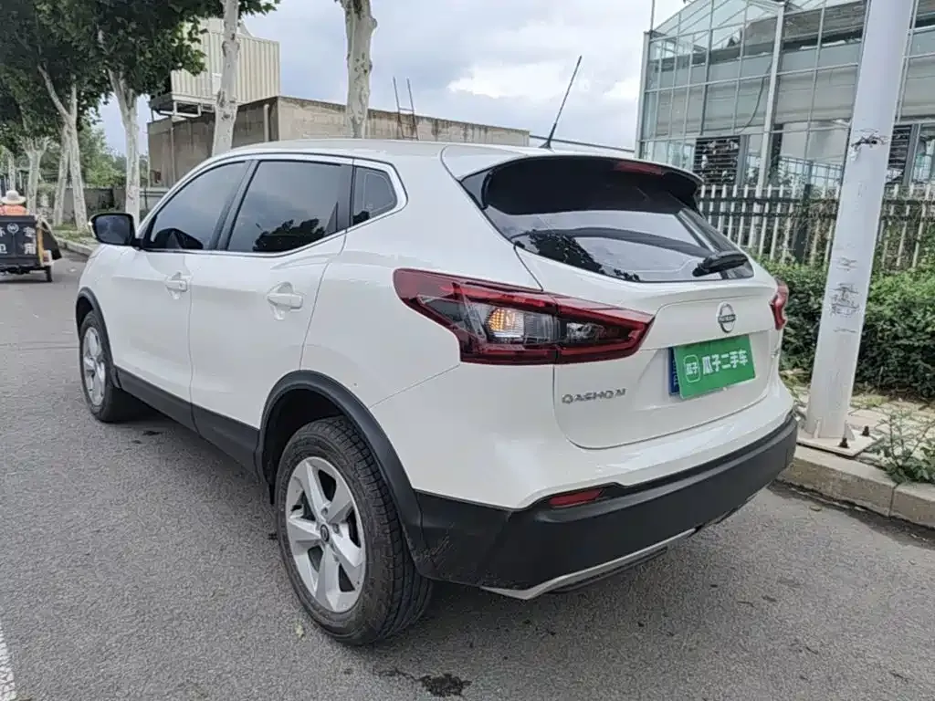 Nissan Qashqai — фото 9