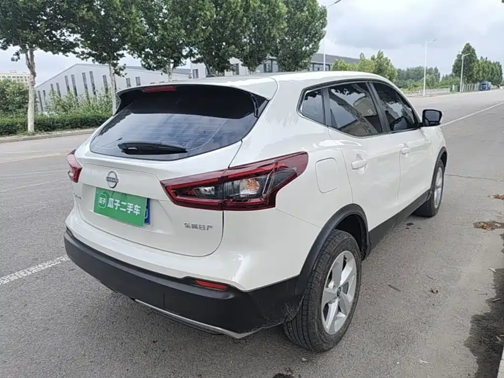 Nissan Qashqai — фото 10