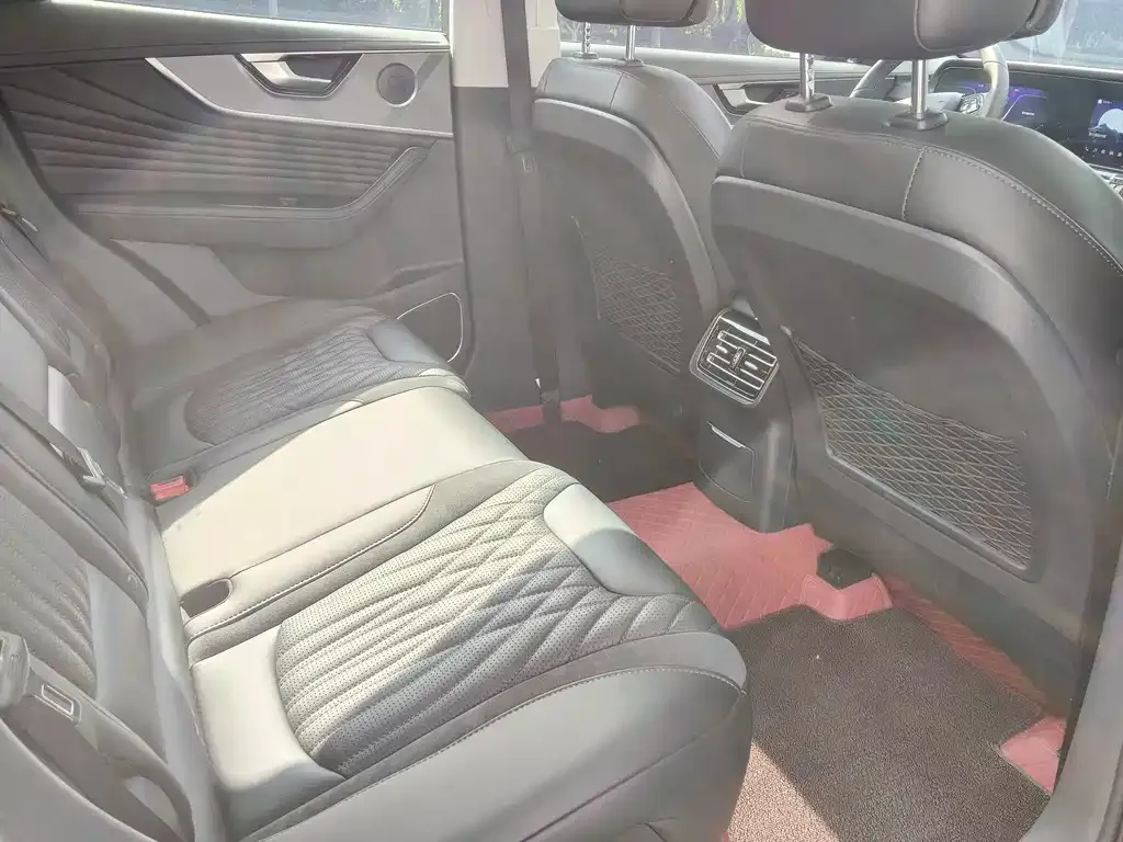 Hongqi HS5 — фото 6