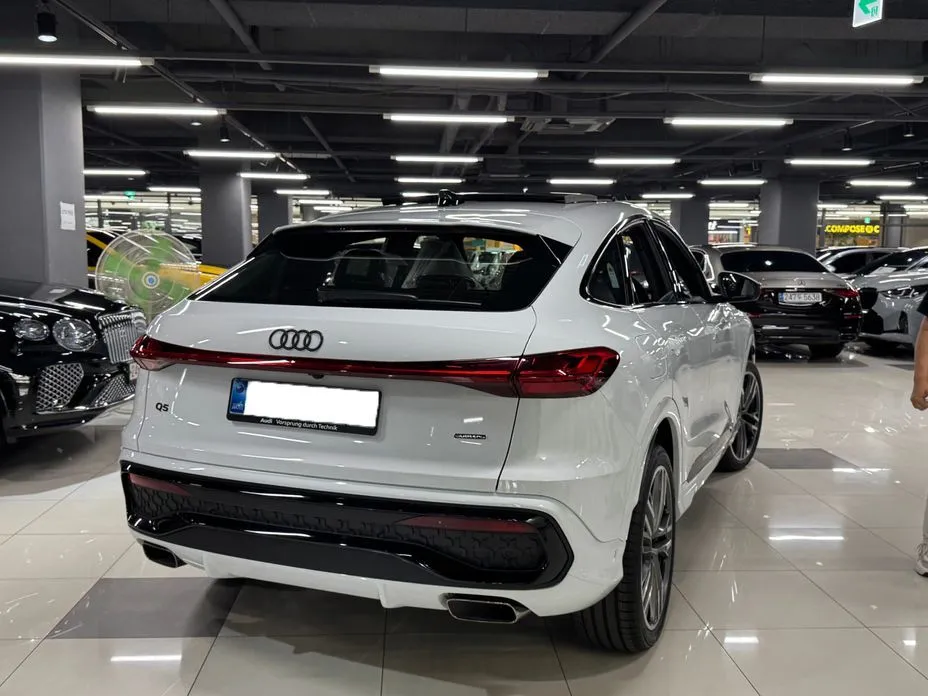 Audi Q5 2025 из KR, фото 4