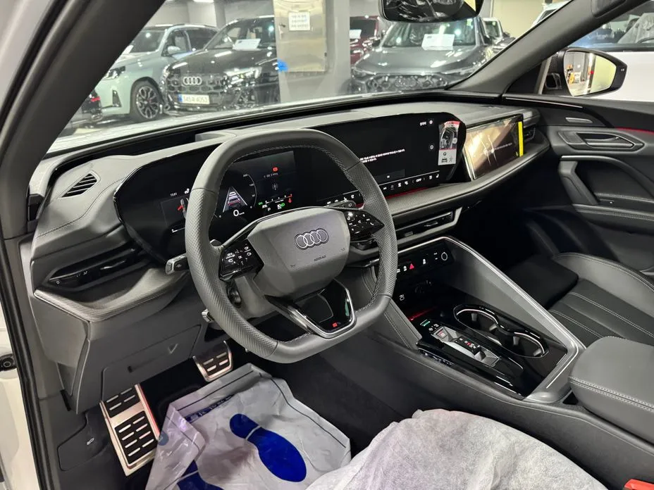 Audi Q5 2025 из KR, фото 9