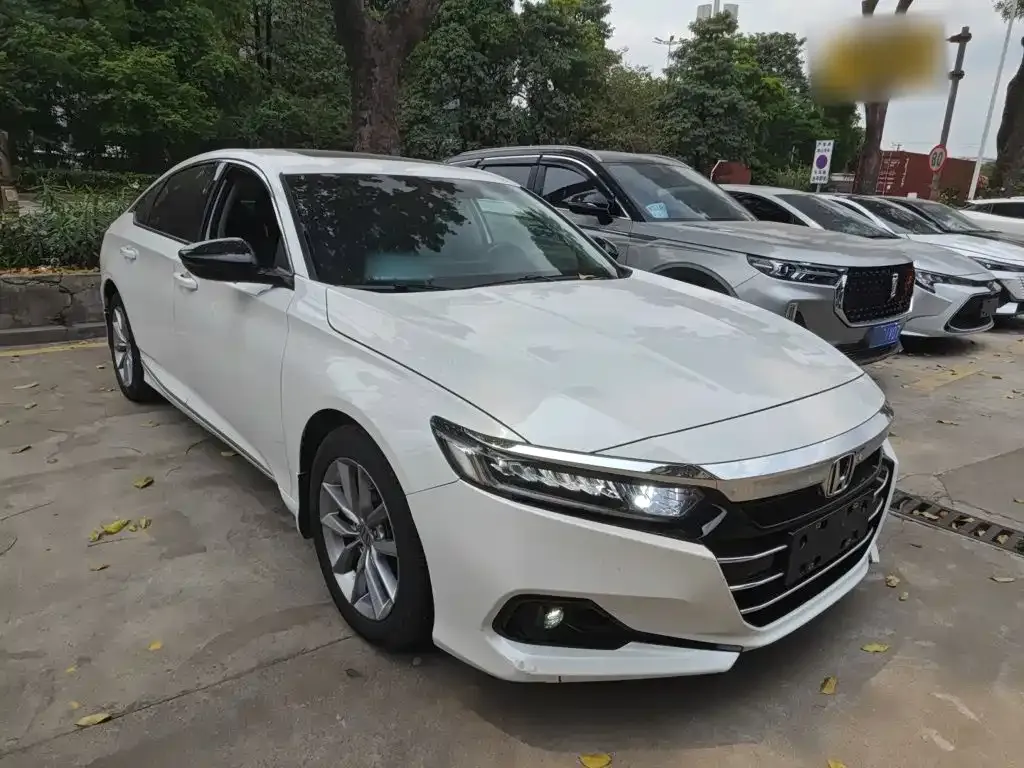 Honda Accord — фото 9