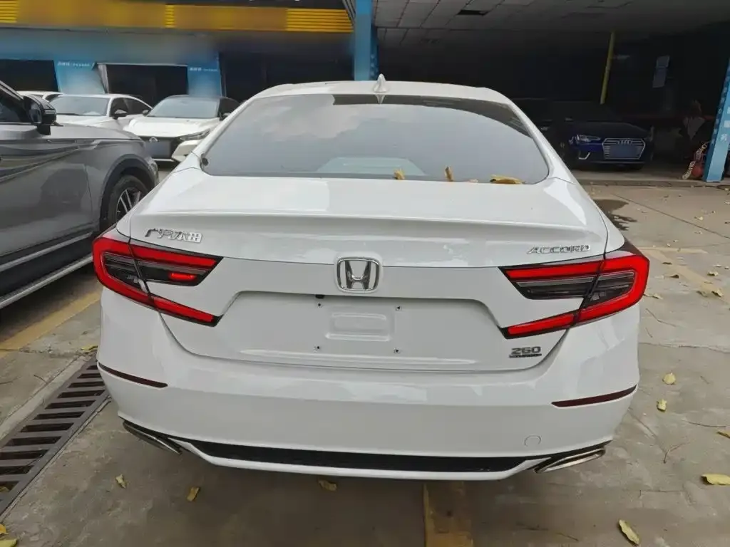 Honda Accord — фото 6