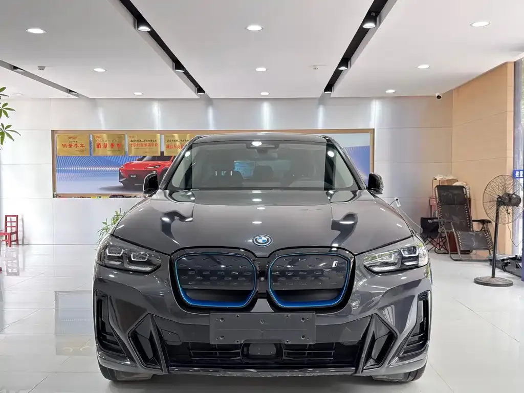 BMW iX3 — фото 4