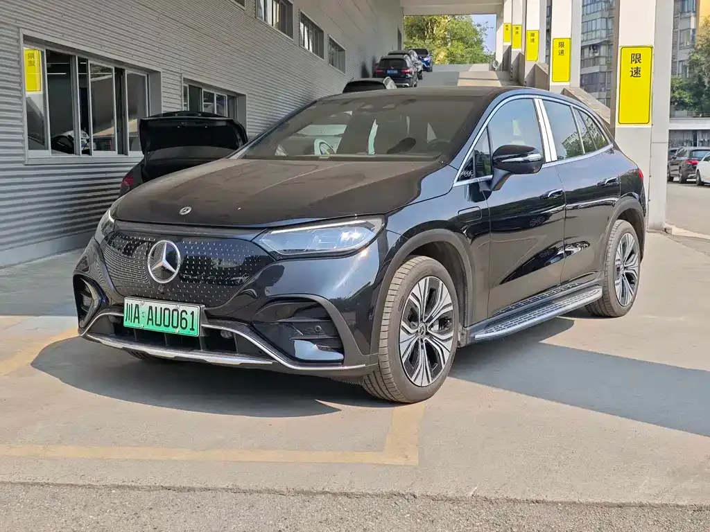 Mercedes-Benz EQE SUV — фото 1