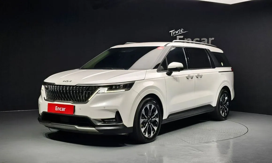 Kia Carnival — фото 1