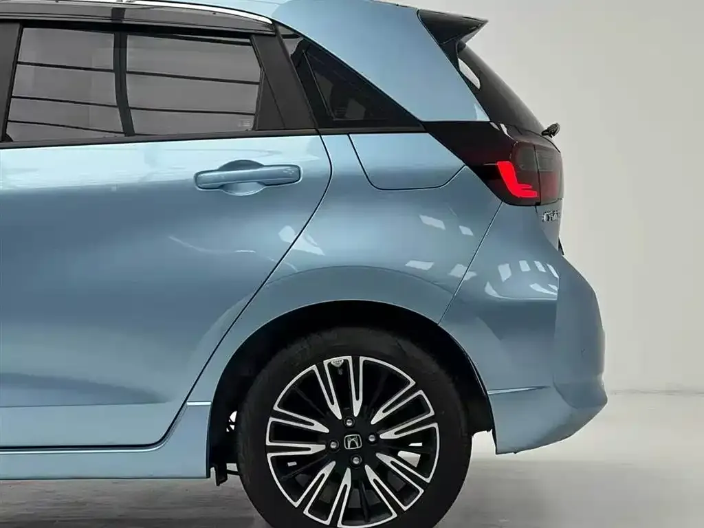 Honda Fit — фото 5