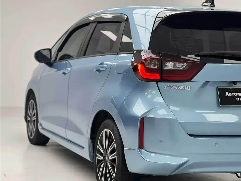 Honda Fit — фото 7