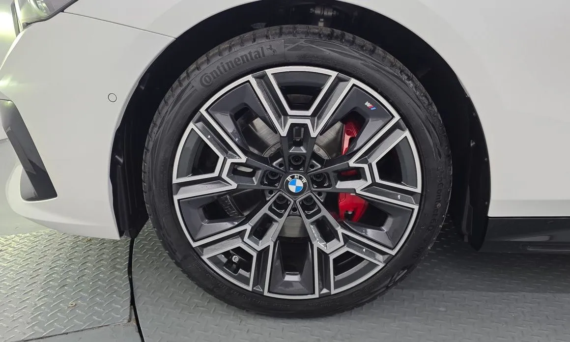 BMW 5-Series 2026 из KR, фото 9