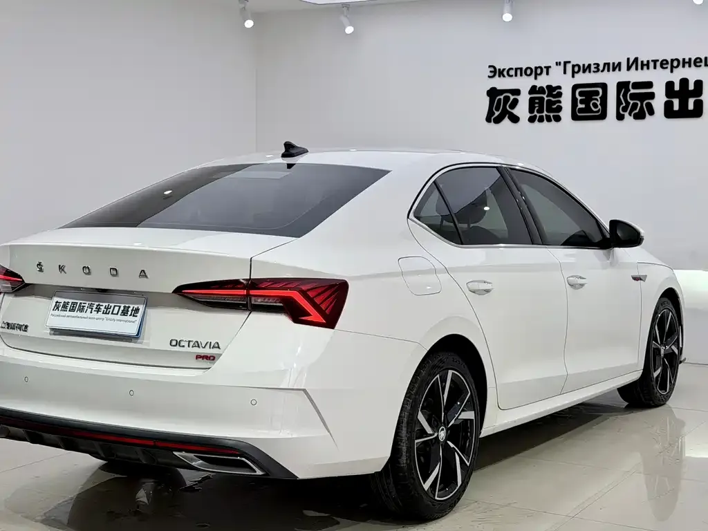 Skoda Octavia — фото 4