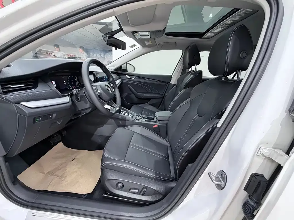 Skoda Octavia — фото 10