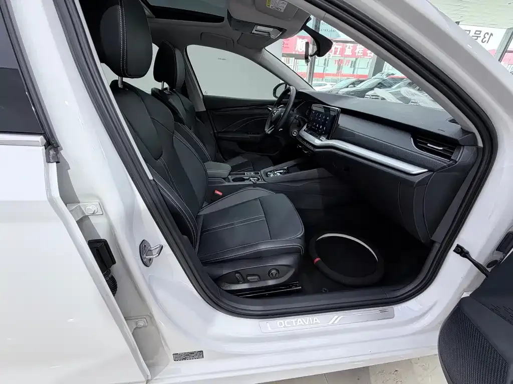 Skoda Octavia — фото 9