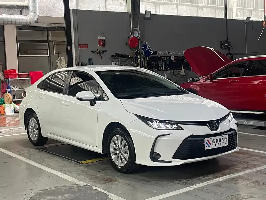 Toyota Corolla — фото 3