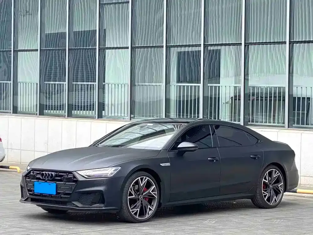 Audi A7L — фото 1