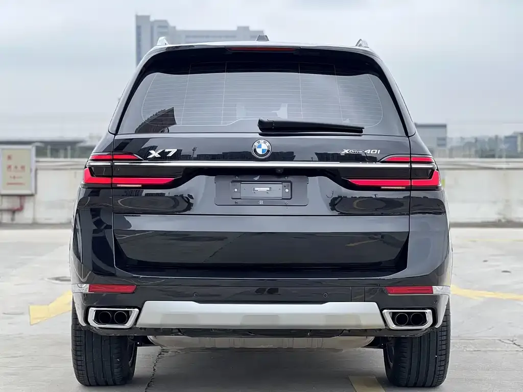 BMW X7 — фото 2