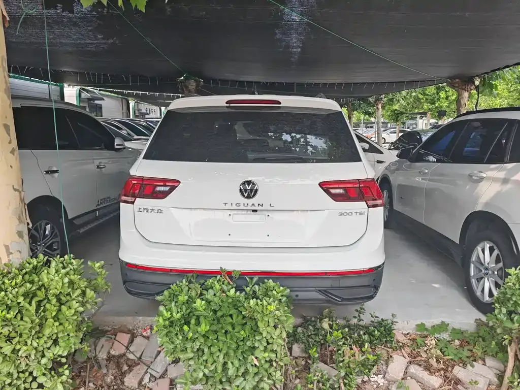 Volkswagen Tiguan L — фото 4