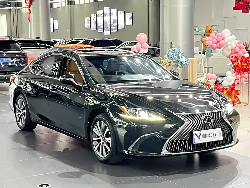 Lexus ES — фото 4