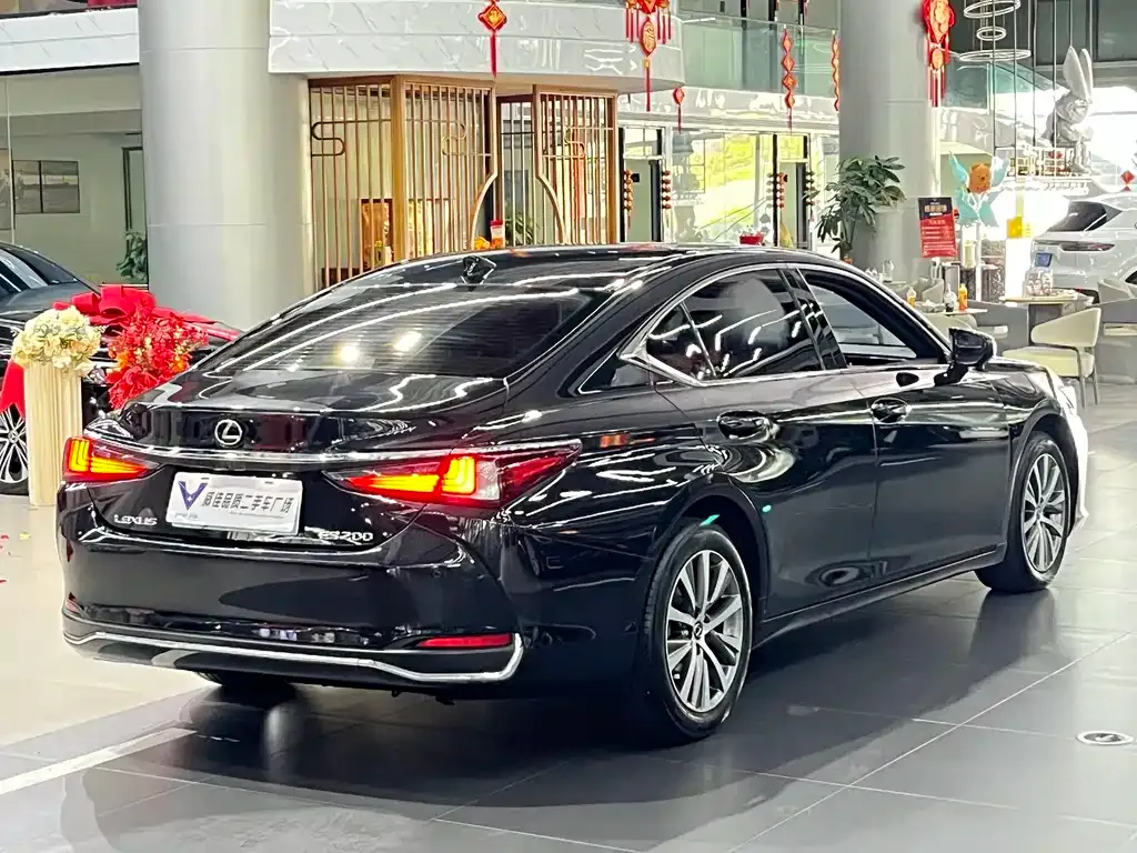Lexus ES — фото 6
