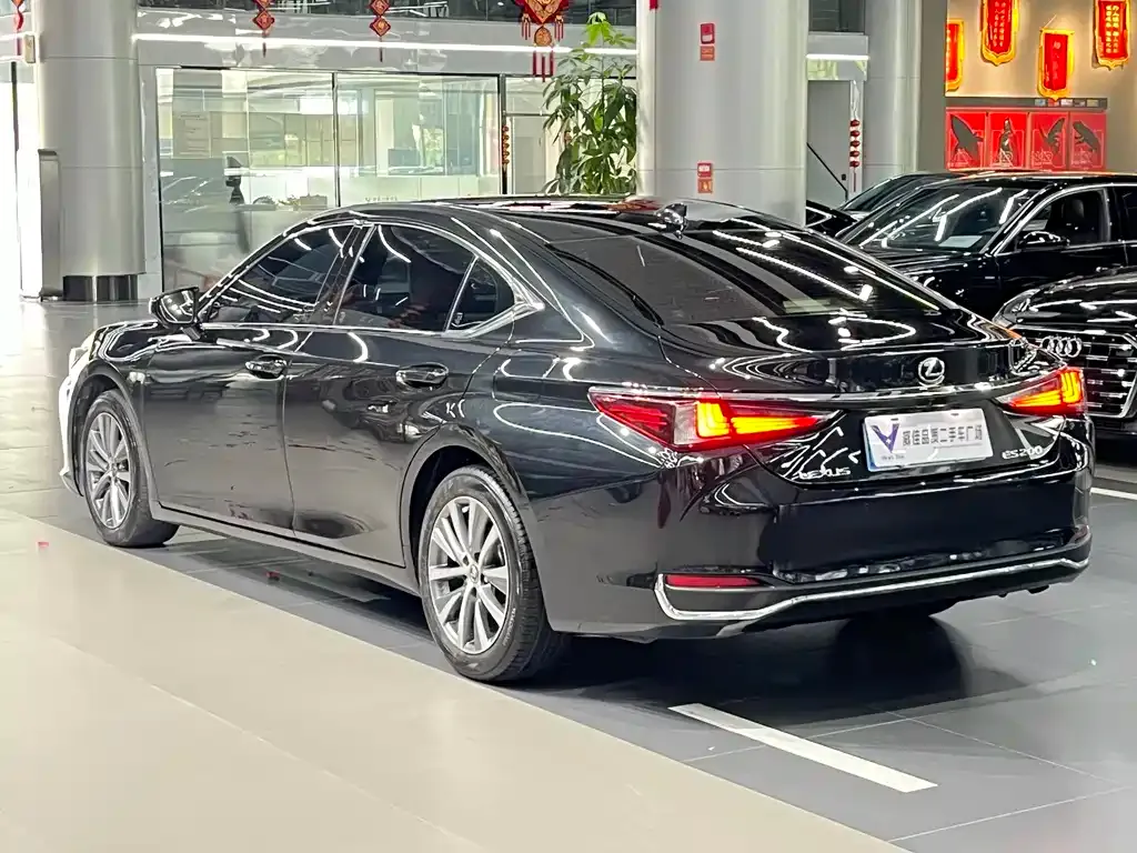 Lexus ES — фото 2