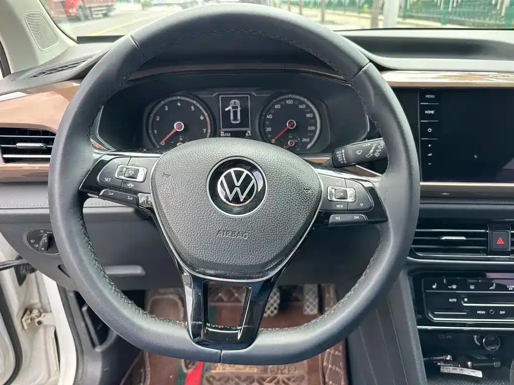 Volkswagen Tharu — фото 4