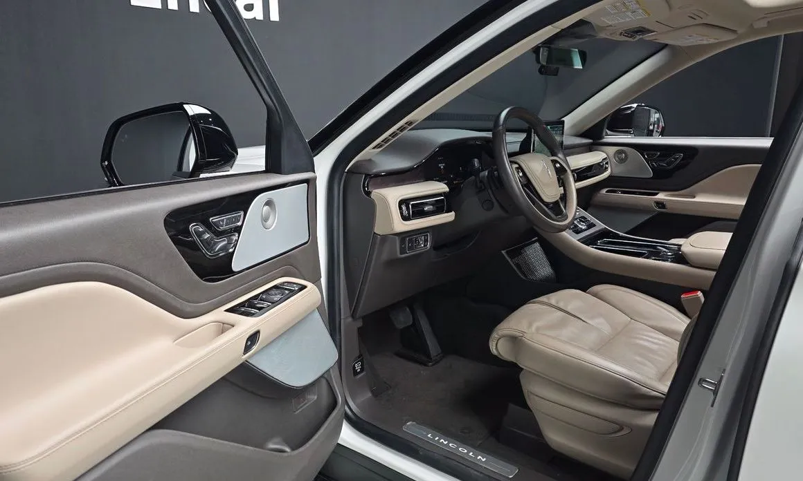 Lincoln Aviator — фото 9