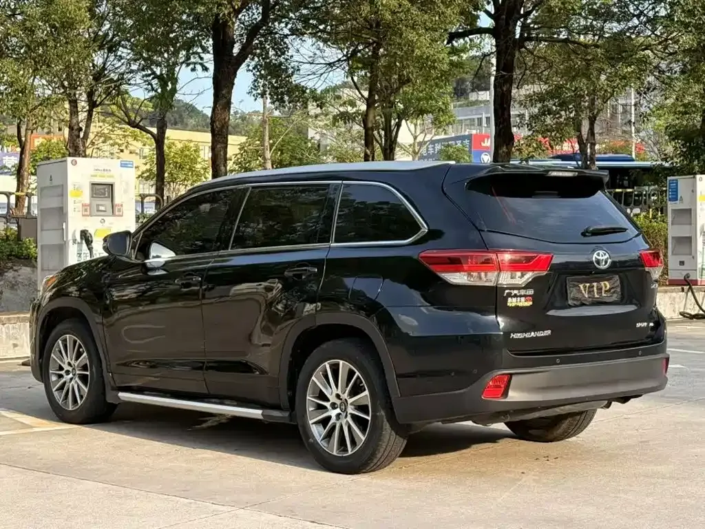 Toyota Highlander — фото 7