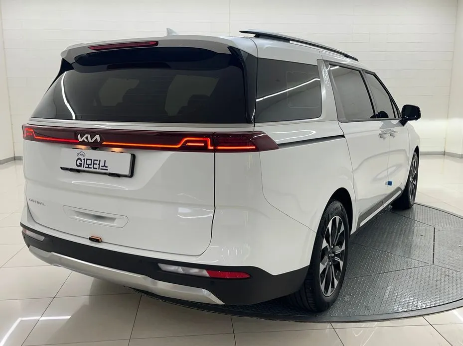 Kia Carnival — фото 2