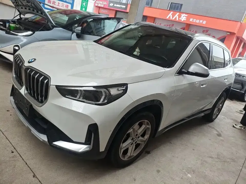BMW X1 — фото 1