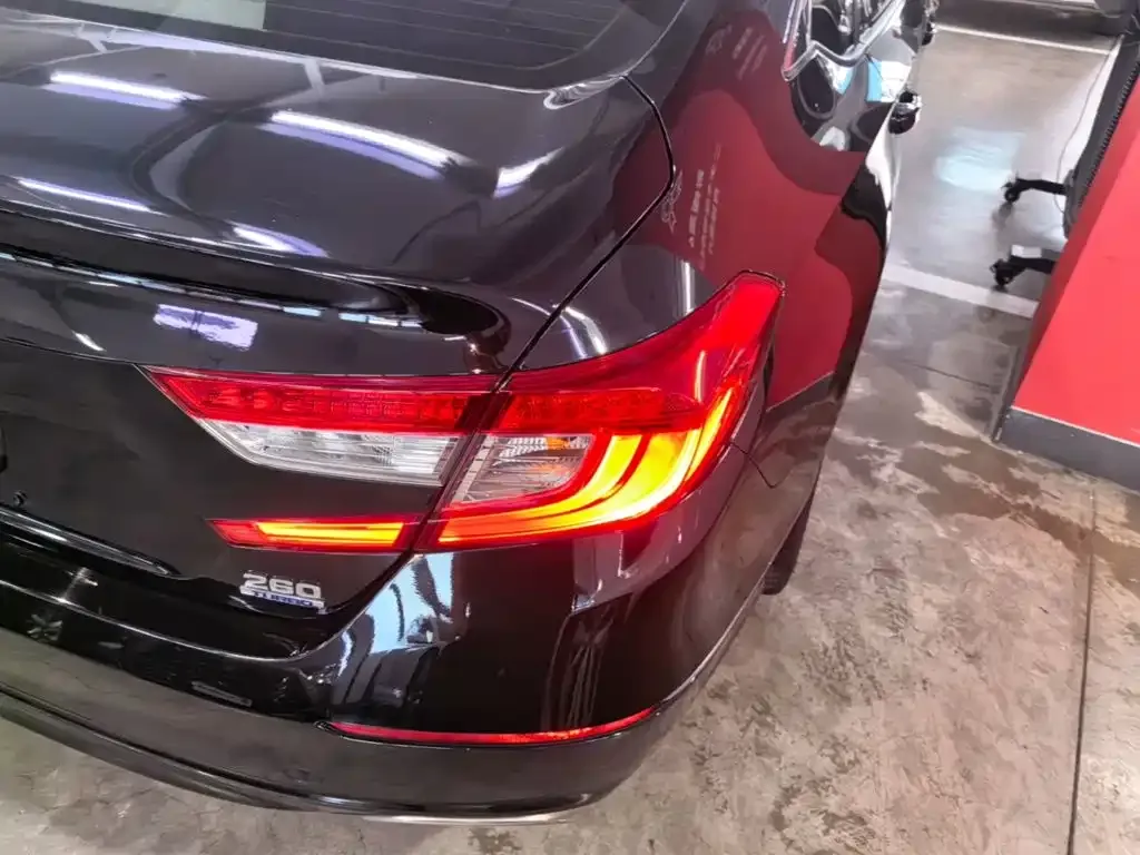 Honda Accord — фото 6